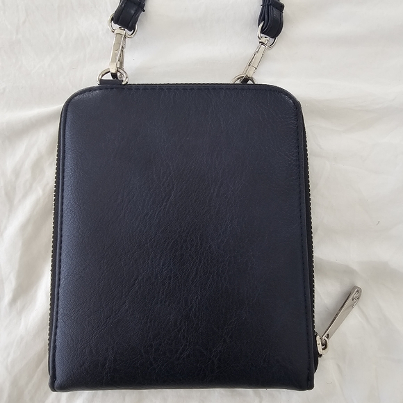 Coco + Carmen Navy Blue Crossbody Bag NWOT - Picture 6 of 7